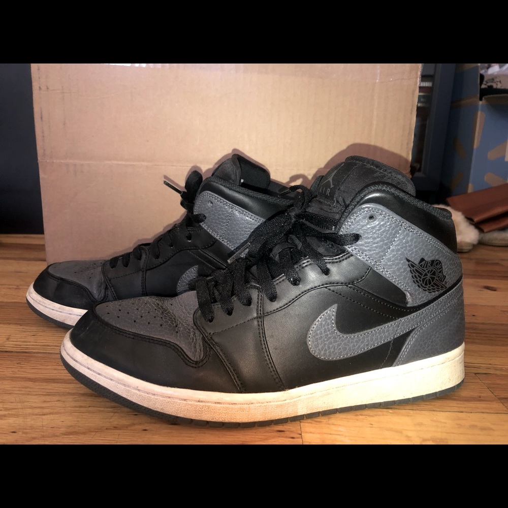MENS NIKE AIR MID TOP SNEAKERS